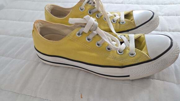 Converse Chuck Taylor All Star Low Top Lemon Yellow Sneaker Men's 7 Women's 9 - Picture 3 of 7